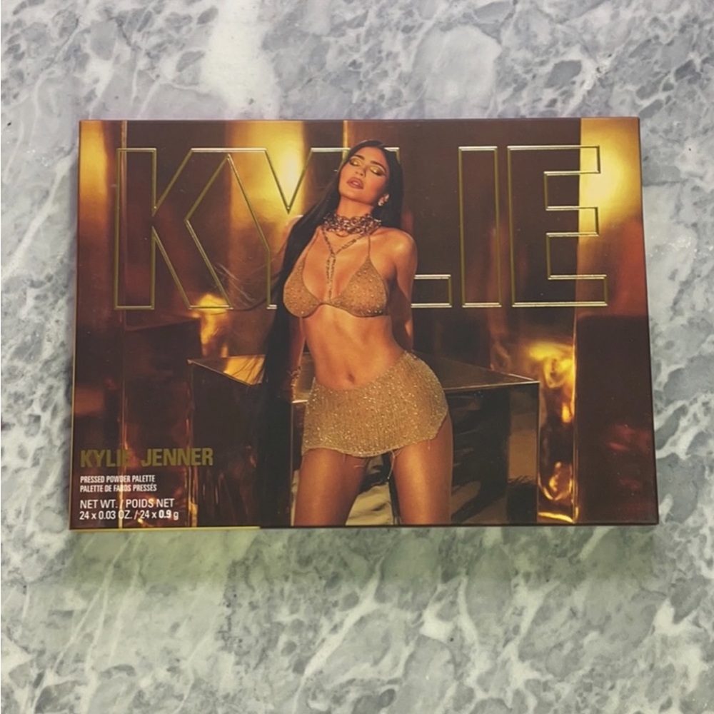 New‎ Kylie Cosmetics 24 Eyeshadow Palette